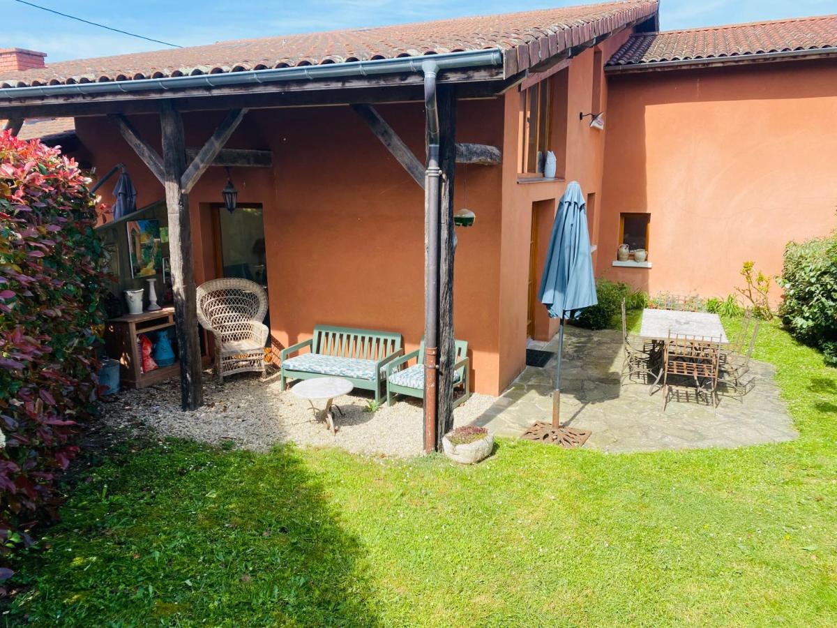 Gite Elevage De La Terrasserie Escoutoux Eksteriør bilde