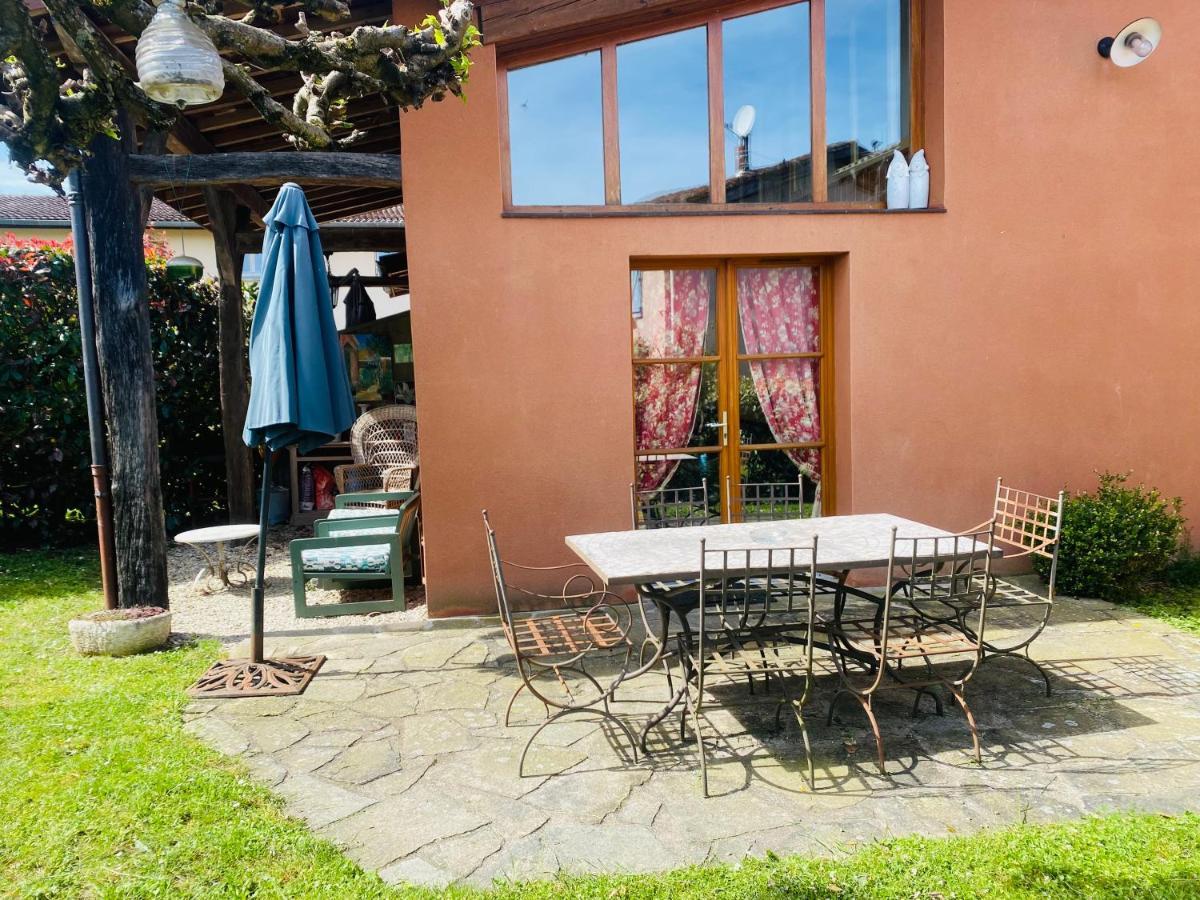 Gite Elevage De La Terrasserie Escoutoux Eksteriør bilde