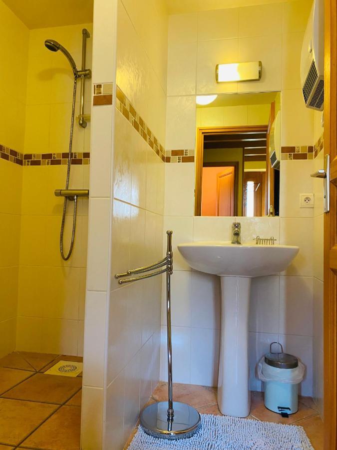 Gite Elevage De La Terrasserie Escoutoux Eksteriør bilde